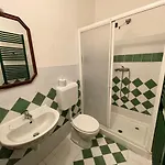 Ai Boteri Vandrerhjem *