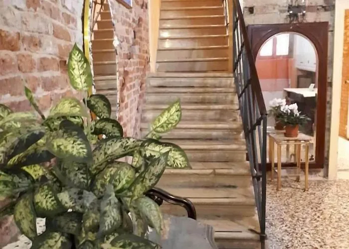 Ai Boteri Vandrerhjem